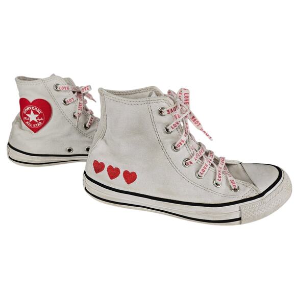 CONVERSE KIDS WHITE CHUCK TAYLOR ALL STAR EMBROIDERED HEARTS HIGH-TOPS SIZE 4 - Picture 1 of 13